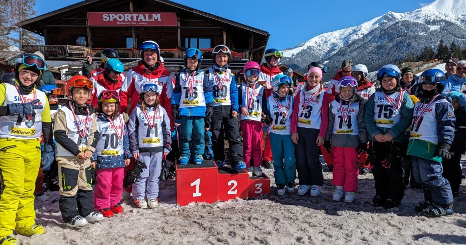 Kinder der VS Polling beim Skirennen