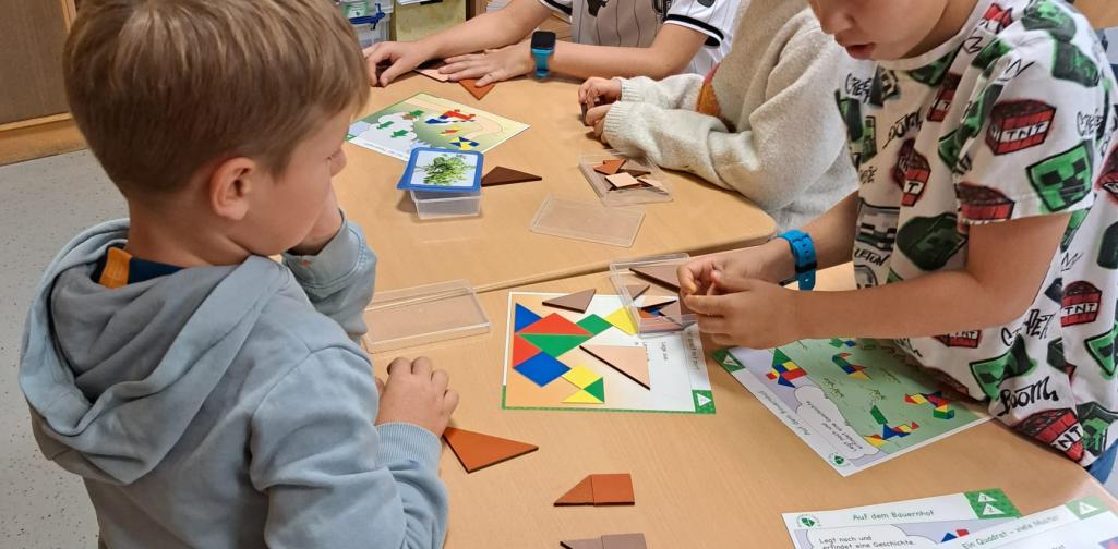 Kinder bei den Projekttagen Lernbereich "Mathematik"