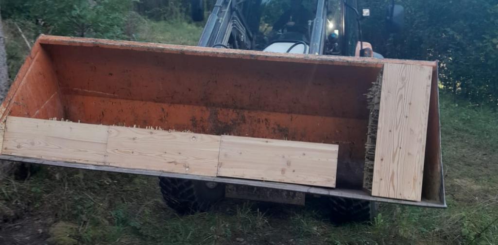 Traktor mit Insektenhotel