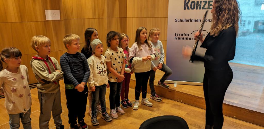 Kinder der 1a Klasse im Haus der Musik