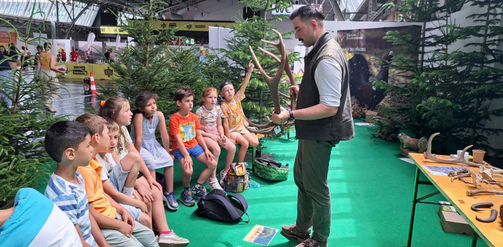 Kinder 1a auf der Weltenbummlermesse