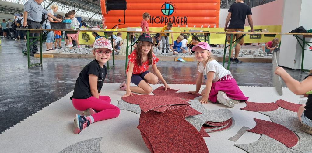 Kinder 1a auf der Weltenbummlermesse