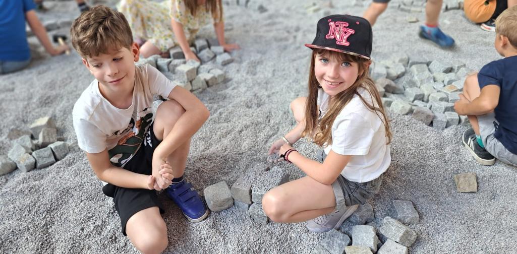 Kinder 1a auf der Weltenbummlermesse