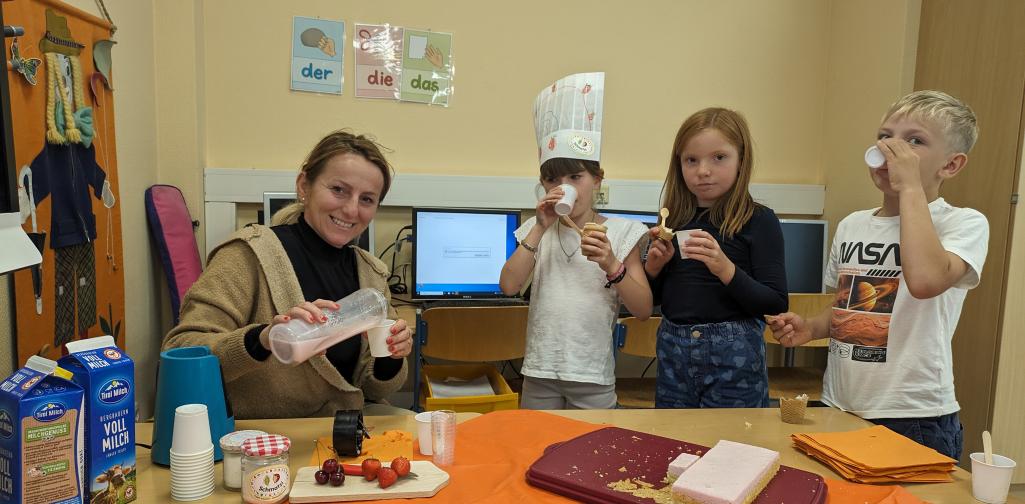 Kinder 1a Erdbeerverkostung