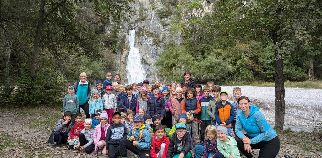 Gruppenbild mit Lehrerinnen