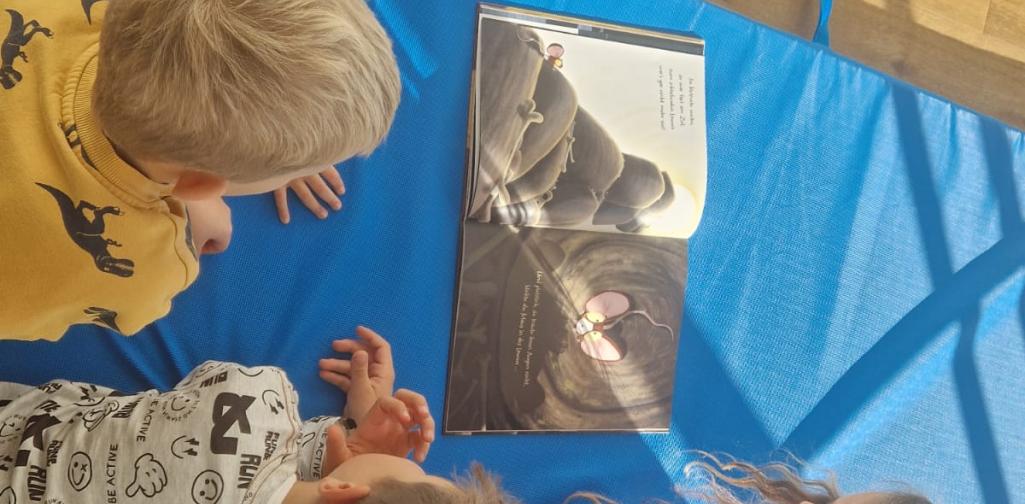 2. Klasse und Kindergartenkinder