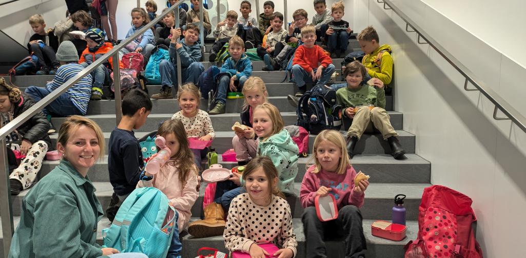 1. Klasse beim Jausnen - Haus der Musik