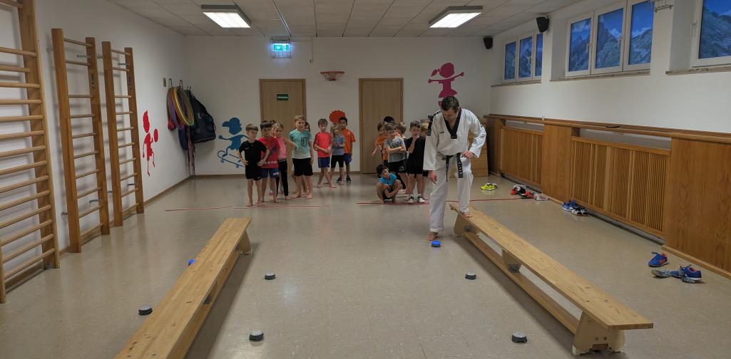 1. Klasse beim Taekwondo