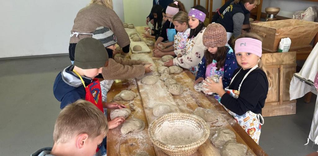Brot backen 2.Klasse